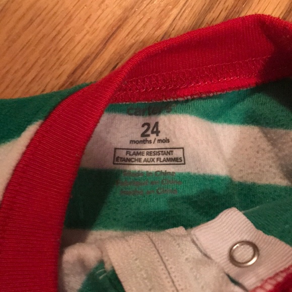 Carter’s boys Christmas fleece feet pajamas - Picture 4 of 4